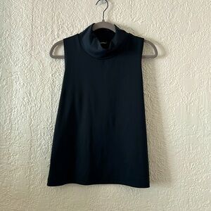 Oiselle Mock Neck Tank size Large